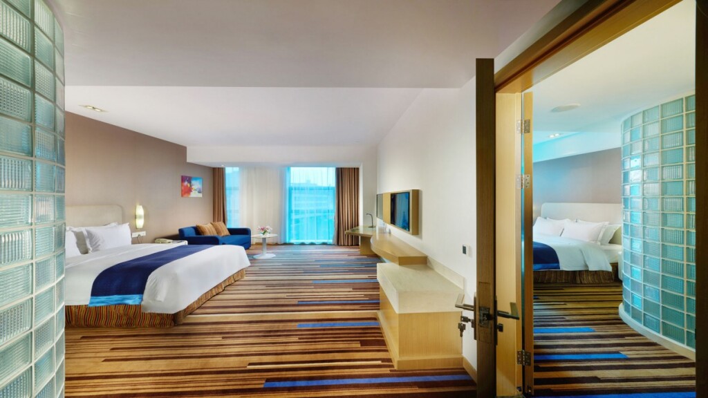 Наньтун: Nantong Jinqiao Holiday Inn