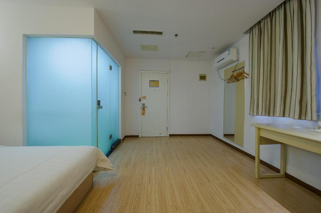Пекин: 7 Days Inn (Beijing Shangdi Qinghe subway station store)