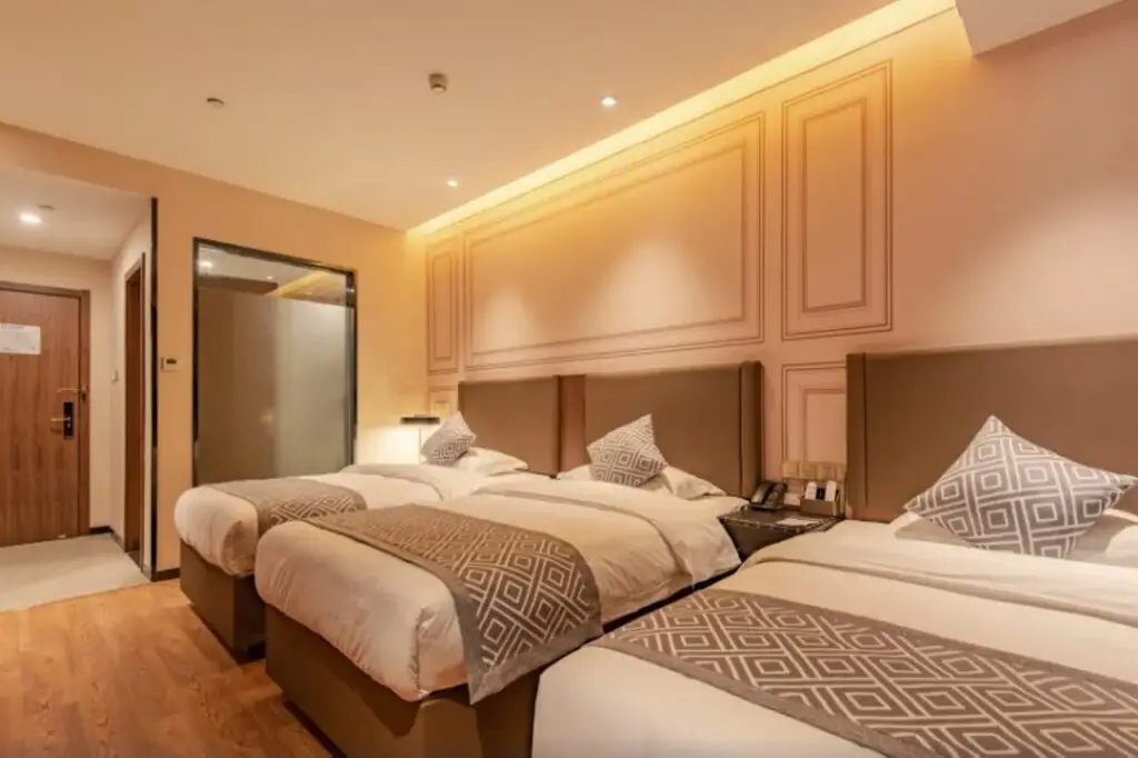 Хэфэй: Gem Hefei Binhu New Area Jiulianwei Metro Station Hotel