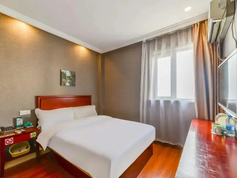 Шанхай: GreenTree Inn Shanghai Xujiahui Meiluo City 80,000 People Stadium Subway station Shell Hotel