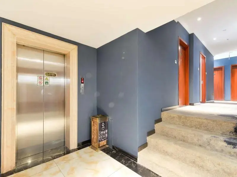Шанхай: GreenTree Inn Shanghai Xujiahui Meiluo City 80,000 People Stadium Subway station Shell Hotel