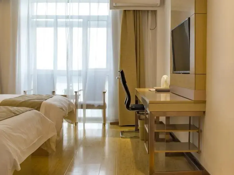 Хецзе: GreenTree Inn (Shanxian Huxi South Road store)