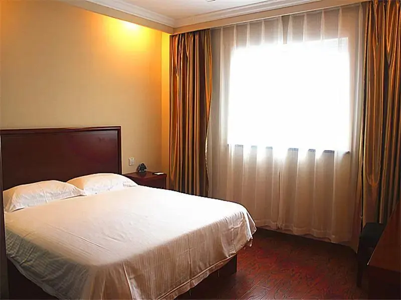 Шанхай: GreenTree Inn Shanghai Meilan Lake Hutai Highway Express Hotel ******DUPLICATE*******