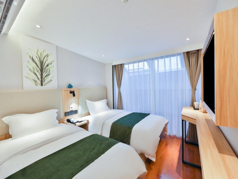 Пекин: GreenTree Inn Beijing Dongcheng District Beixinqiao Subway Station Guijie Street  Express Hotel