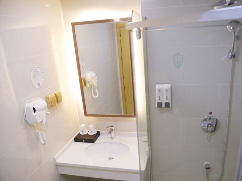 Хэфэй: GreenTree Inn Hefei Feidong County High Speed Rail Station Wuyue Plaza Express Hotel