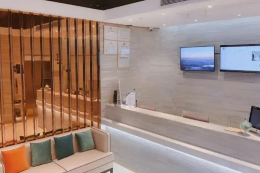 Шэньчжэнь: City Comfort Inn (Shenzhen Convention and Exhibition Center Huaqiangbei Metro Station)