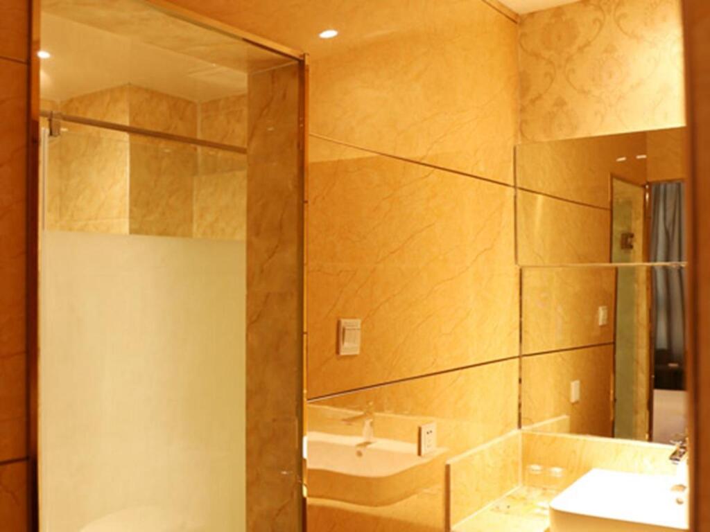 Хотан: Super 8 Hotel (Hetian tuanjie  square)
