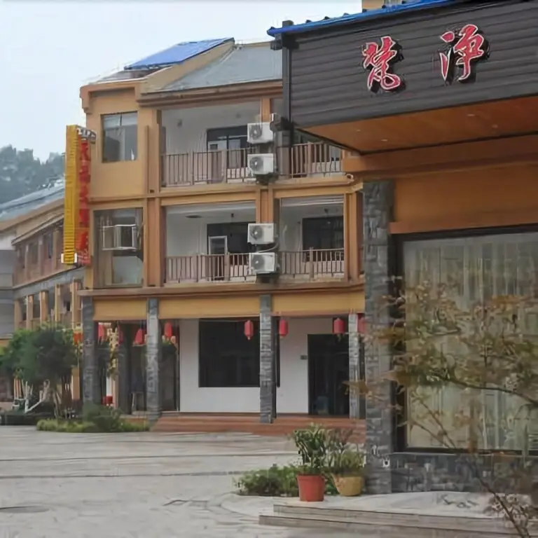 Topfort Hotel — фото 1