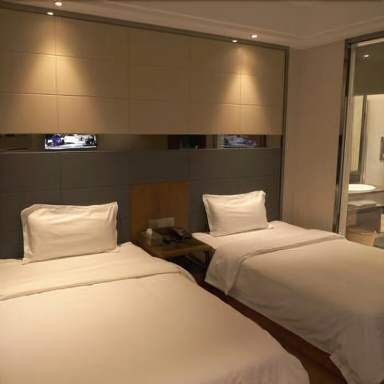 Чжухай: Longshan Hotel
