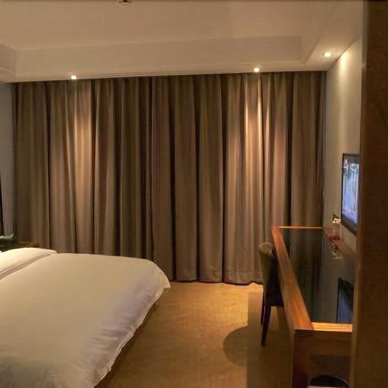 Чжухай: Longshan Hotel