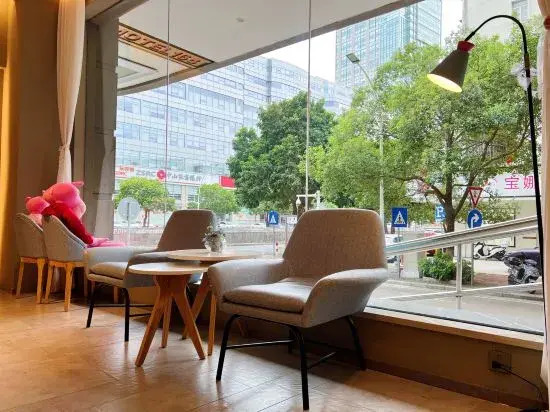 Motel 168 (Xingzhong Road, Lihe Plaza, Zhongshan) — фото 1