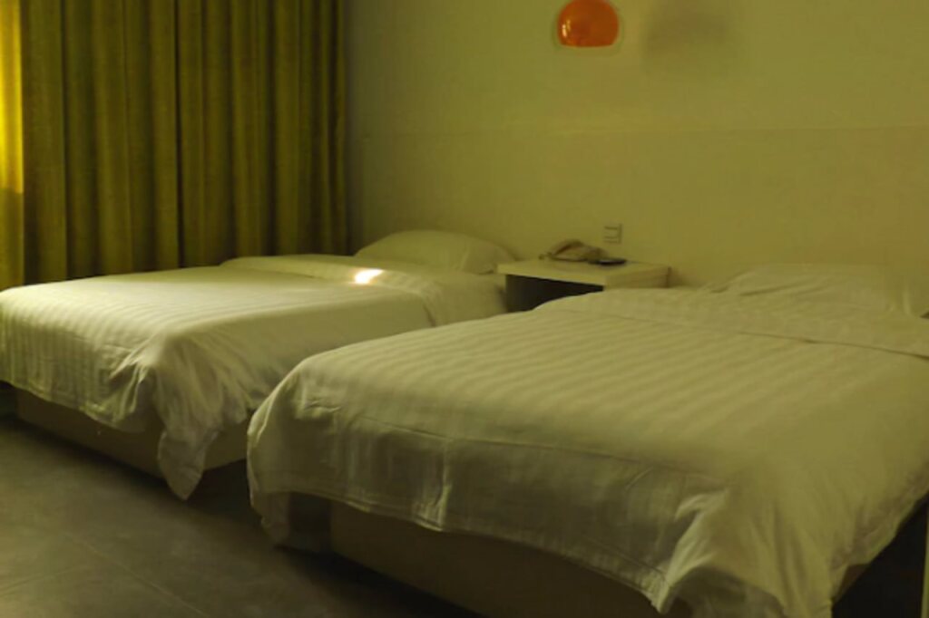 Гуанчжоу: V8 Hotel (Guangzhou Xilang)