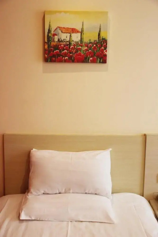 Циндао: Hanting Express Qidong Jianghai Middle Road