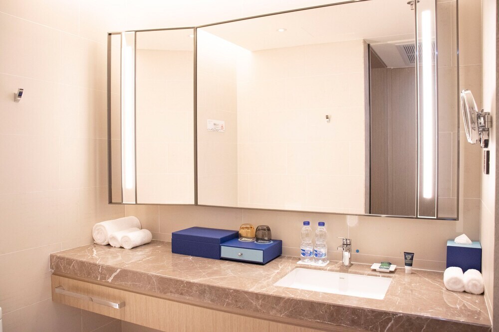 Чжаньцзян: Four Points by Sheraton Wuchuan Loong Bay