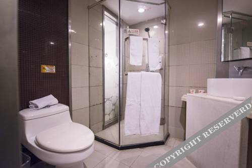 Шанхай: Motel168 Shanghai South Railway Station Shilong Road
