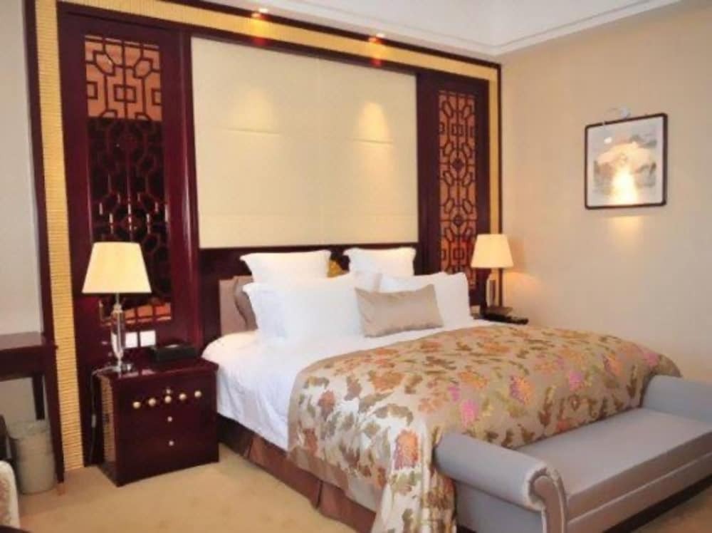 Циньхуандао: Holiday Inn Sea View Qinhuangdao