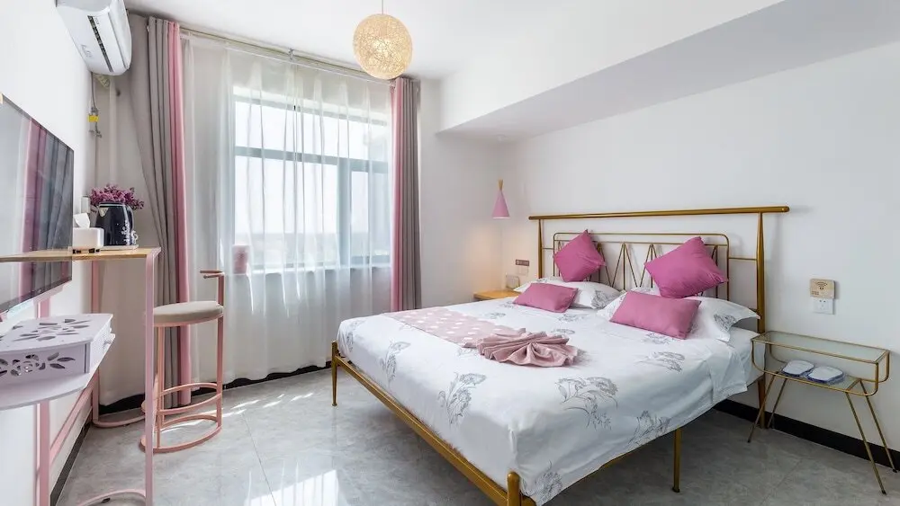 Цзюцюань: Floral Hotel Jiu Qi Yin Ju Dunhuang