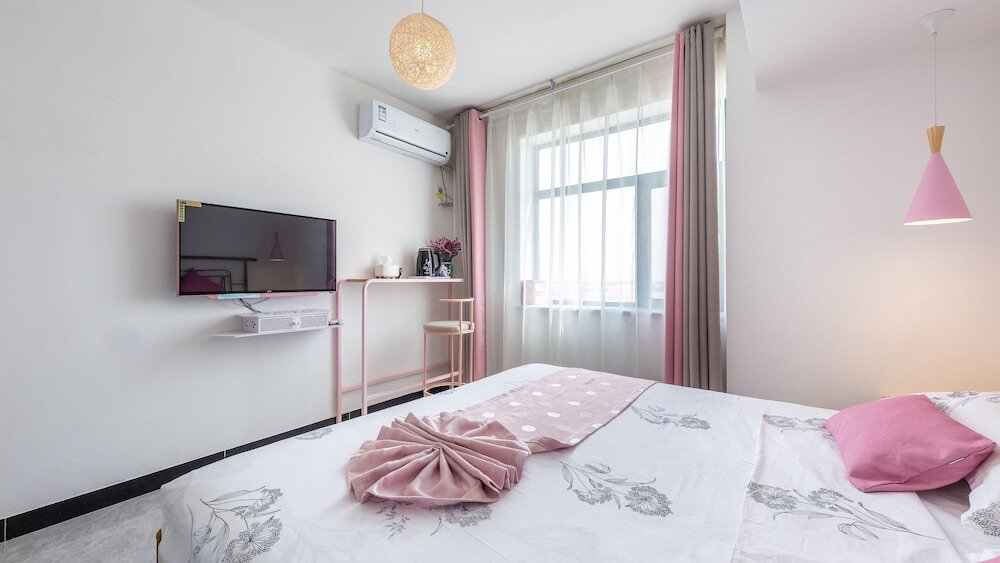 Цзюцюань: Floral Hotel Jiu Qi Yin Ju Dunhuang