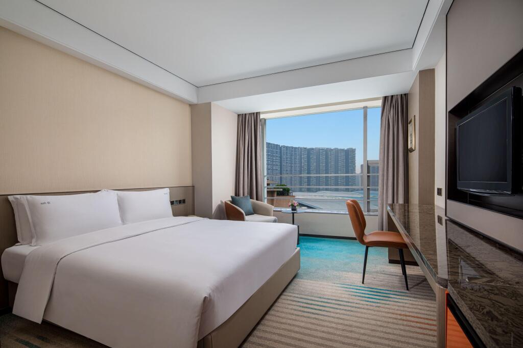 Чэнду: Holiday Inn West & East Century City