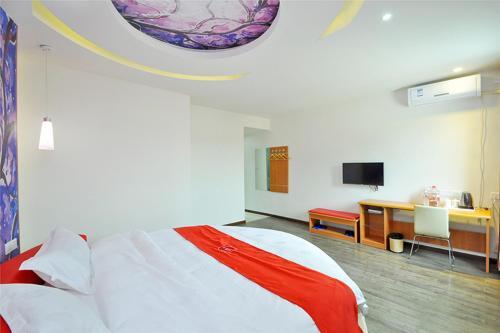 Бицзе: Thank Inn Chain Hotel Guizhou Bijie City Weining Railway Station