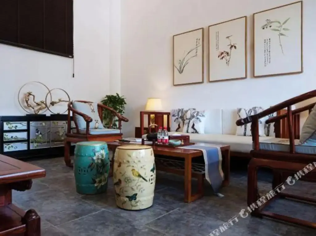 Bai Lu Kingdom Palace Boutique Hostel — фото 1