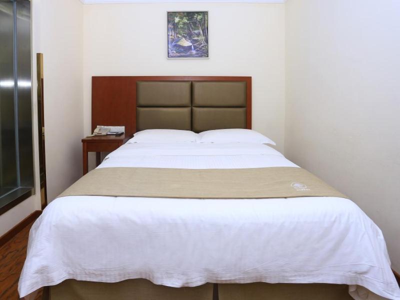 Хэфэй: GreenTree Inn AnHui HeFei Heyu Rd. Dayun City Express Hotel