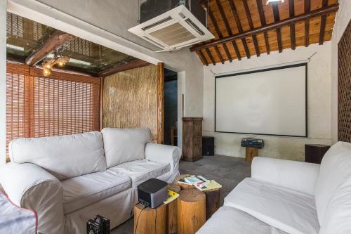 Шанхай: Jiu Yi Service Apartment