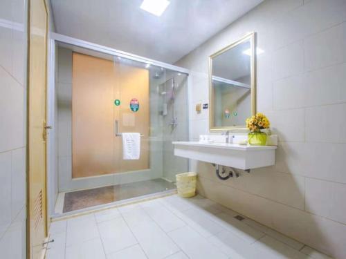 Цзясинь: GreenTree Inn (Jiayuan Central Plaza store, Xincheng Town, Jiaxing)