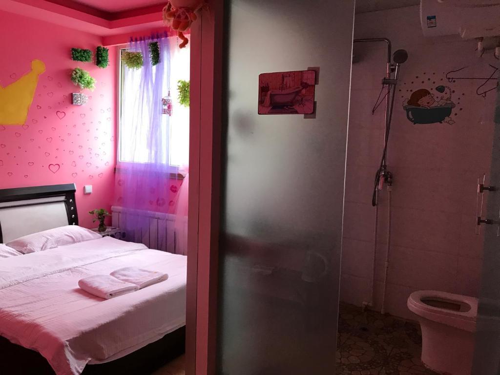 Ланьчжоу: MAO Theme Apartment in Small Alley