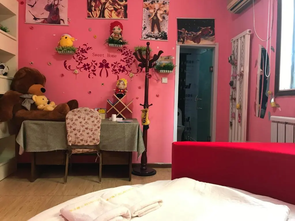 Ланьчжоу: MAO Theme Apartment in Small Alley