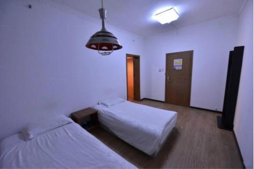 Пекин: Beijing Zhongyuan Express Hotel