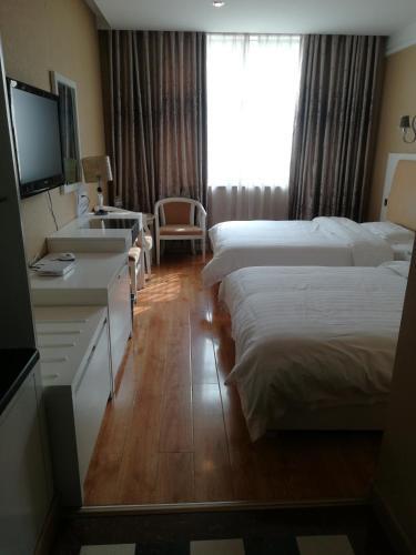 Хецзе: Seven Days Inn Hotel Cao County