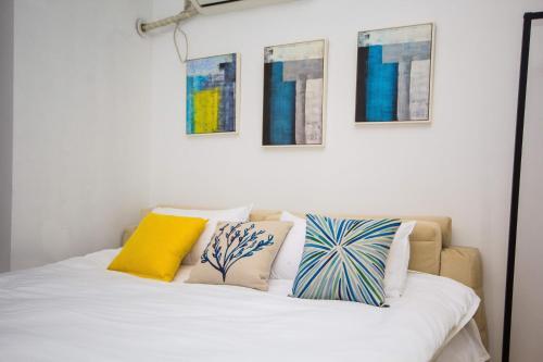 Шанхай: Three-Bedroom Guesthouse, Near Disneyland and Subway Line 2