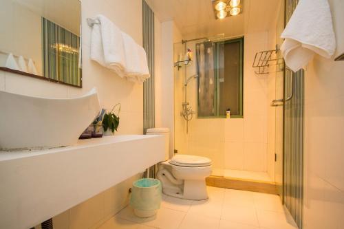 Шанхай: Three-Bedroom Guesthouse, Near Disneyland and Subway Line 2