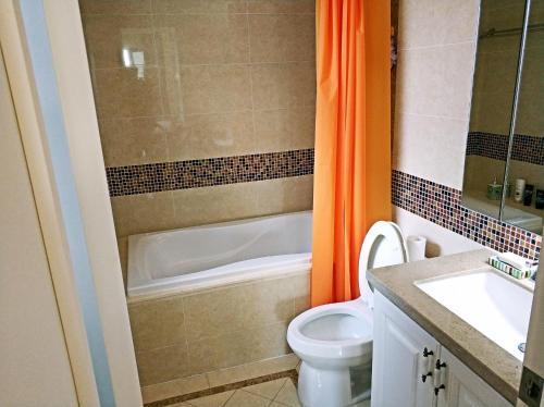 Шэньчжэнь: 4 Bedroom Apartment Near HUAWEI HQ Building