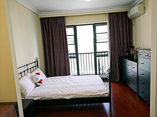Шэньчжэнь: 4 Bedroom Apartment Near HUAWEI HQ Building