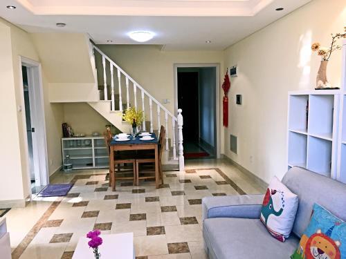 Шэньчжэнь: 4 Bedroom Apartment Near HUAWEI HQ Building