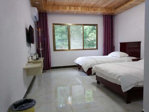 Эньши: Enshi Grand Canyon Xiangba Homestay