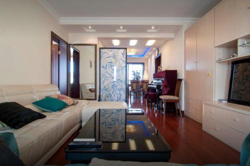 Шанхай: Lake View Homestay (Tonghe Xincun Station, Metro Line 1)