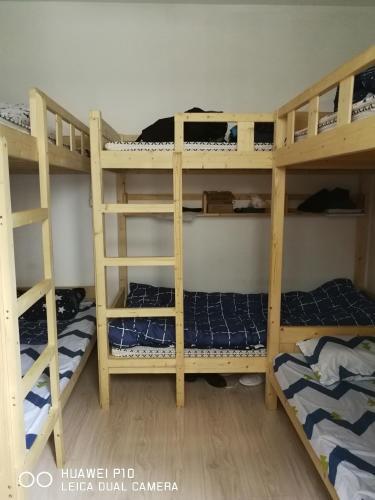 Сиань: Grade Nine Apartment