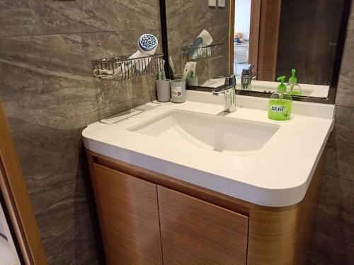 Пекин: Simple One Bedroom Guest House Near Capital Airport