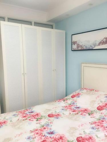 Шанхай: Silent Space in City Apartment