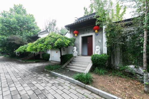 Beijing Yitaoyuan Guesthouse — фото 1