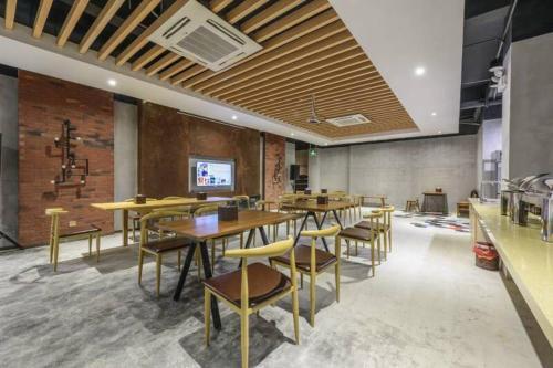 Ханчжоу: Thousand Island Lake Book&Bed International Youth Hostel