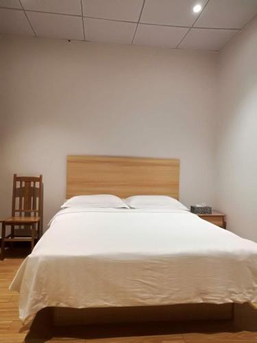 Шэньчжэнь: E‘bu Town Meihong Apartment Haifeng