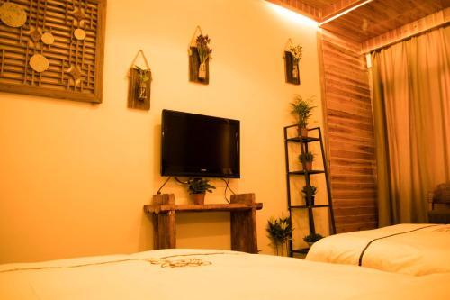 Лицзян: Lijiang Lugu Lake Chujian Homestay