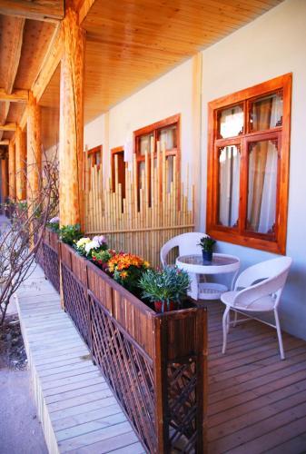 Лицзян: Lijiang Lugu Lake Chujian Homestay
