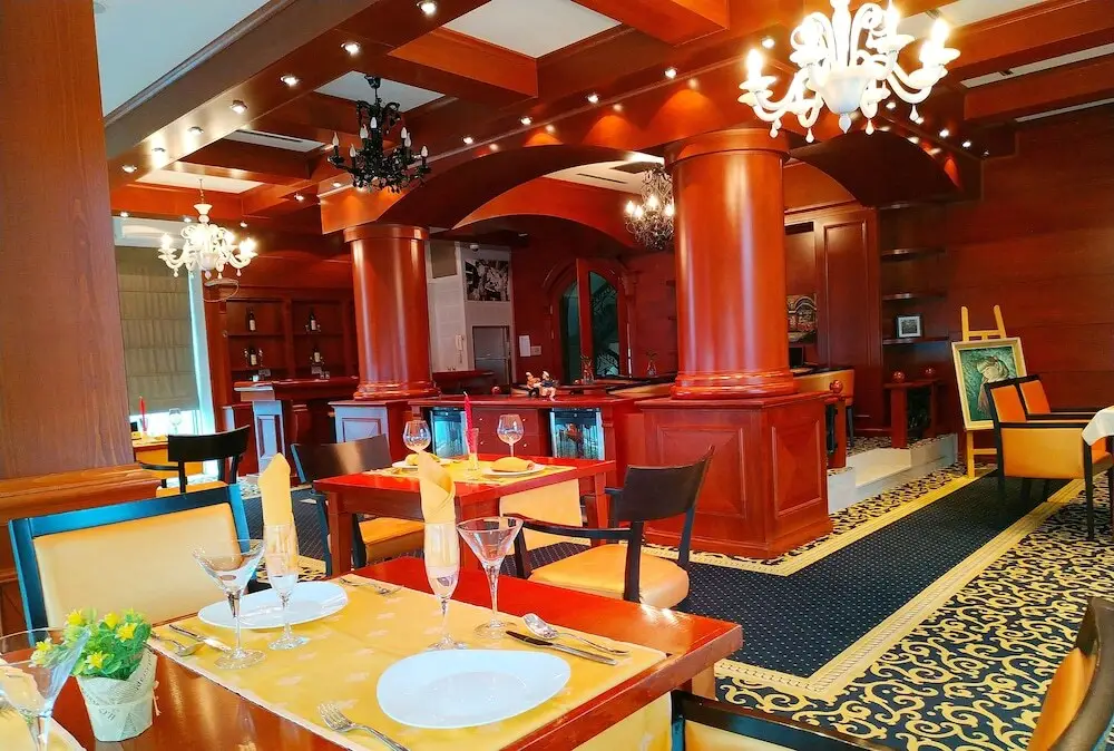 Херцег-Нови: Ally Hotel