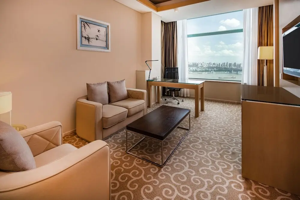 Ухань: Holiday Inn Wuhan Riverside