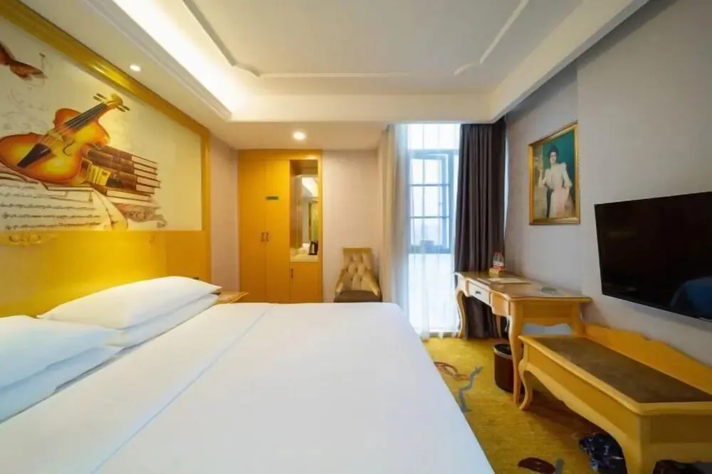 Хуайхуа: Vienna International Hotel (Huaihua City Government Square Store)